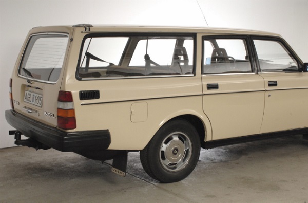 Volvo___245_Beige.JPG