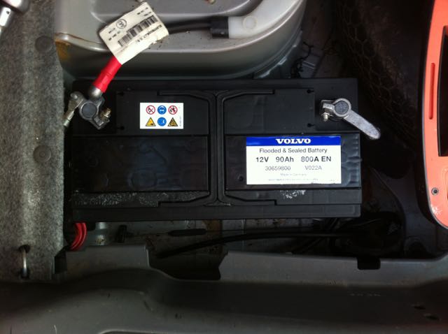 Volvo-batteri-30659800-medium.jpg