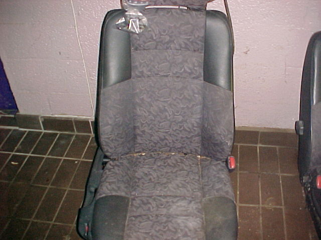 1R37909.jpg