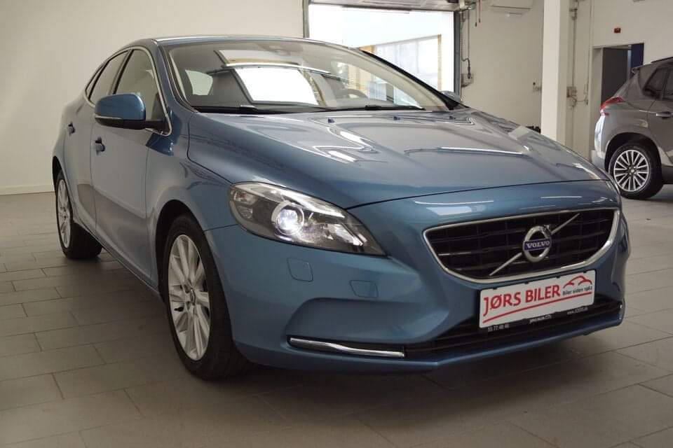 Volvo V40 D3.jpeg